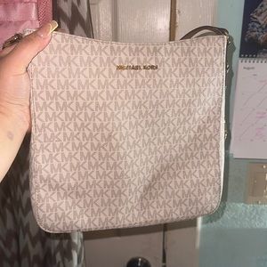 michael kors jet set travel